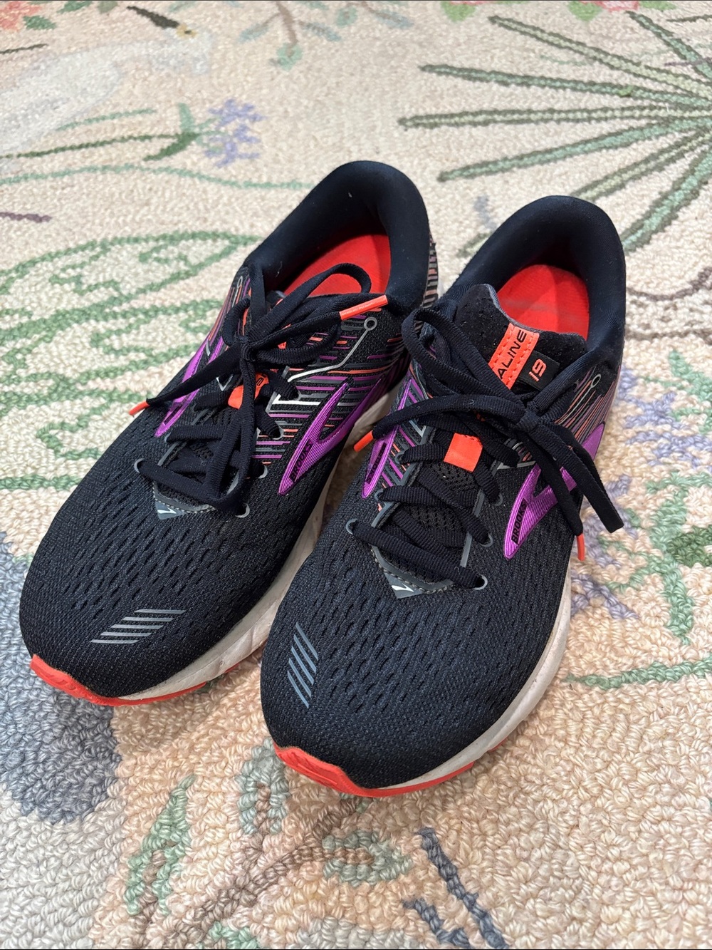 Brooks Adrenaline 19 Running Shoes, 9.5 Wide